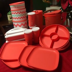 Tupperware set